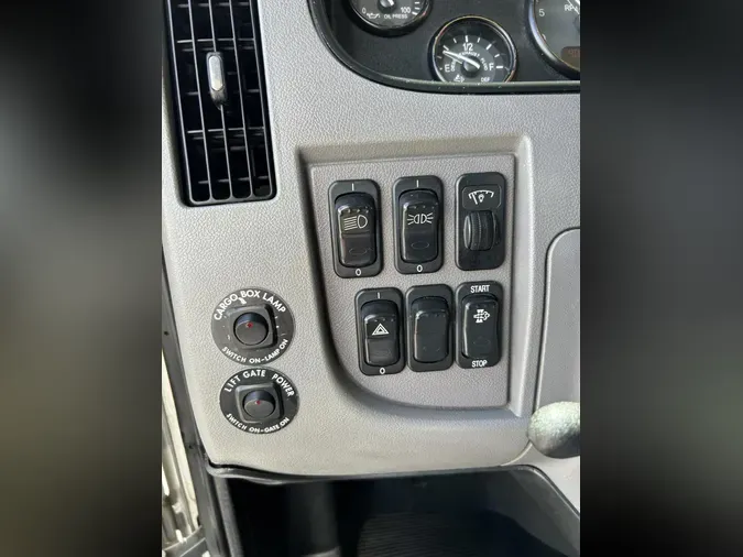 2020 Peterbilt 337