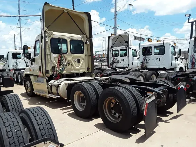 2016 FREIGHTLINER CASCADIA 125