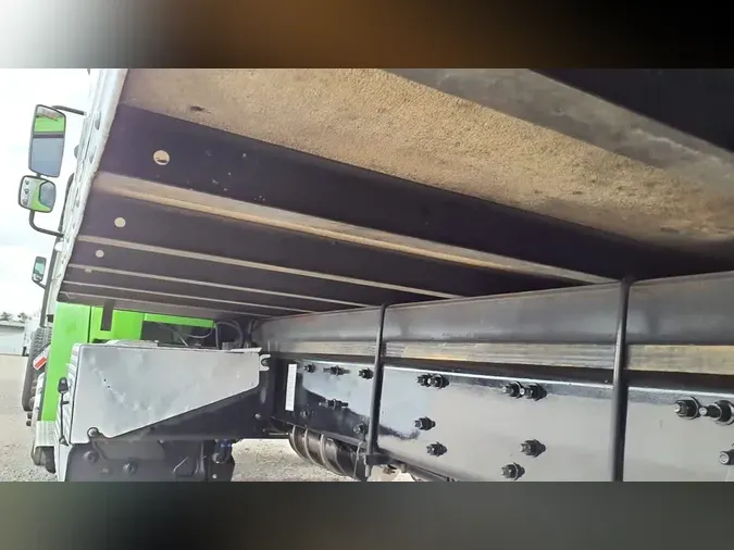 2020 FREIGHTLINER/MERCEDES M2 106