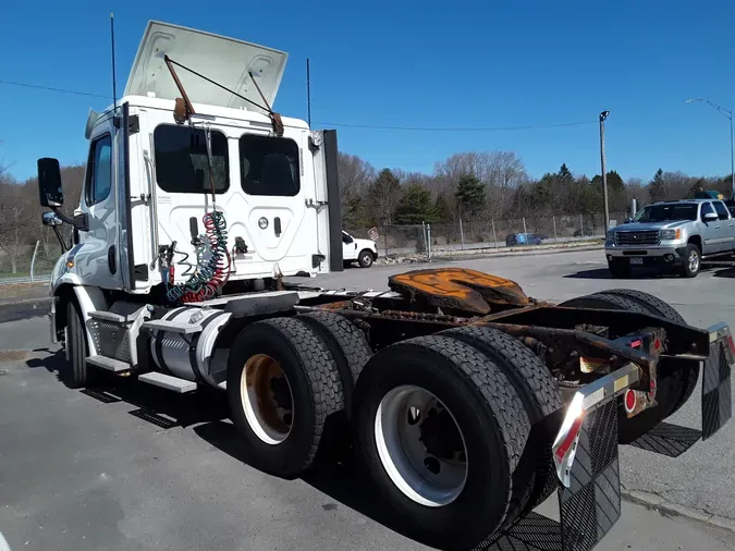 2018 FREIGHTLINER/MERCEDES CASCADIA 113