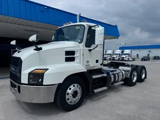 2022 MACK AN64T