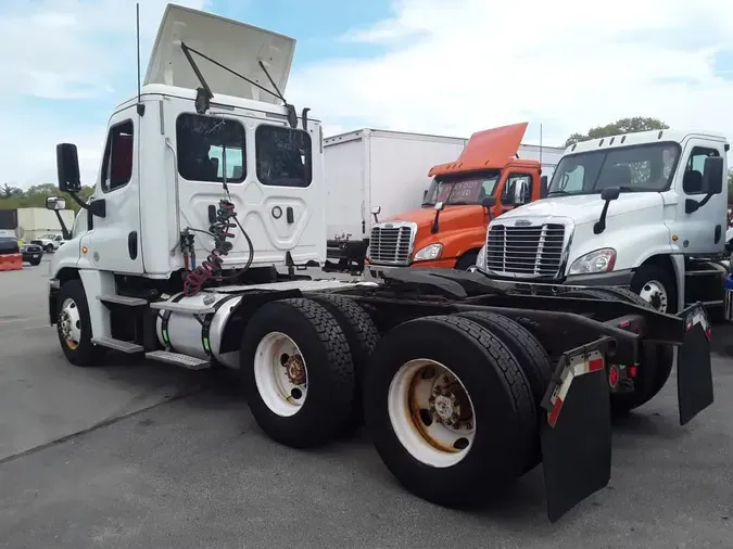 2019 FREIGHTLINER CASCADIA 125