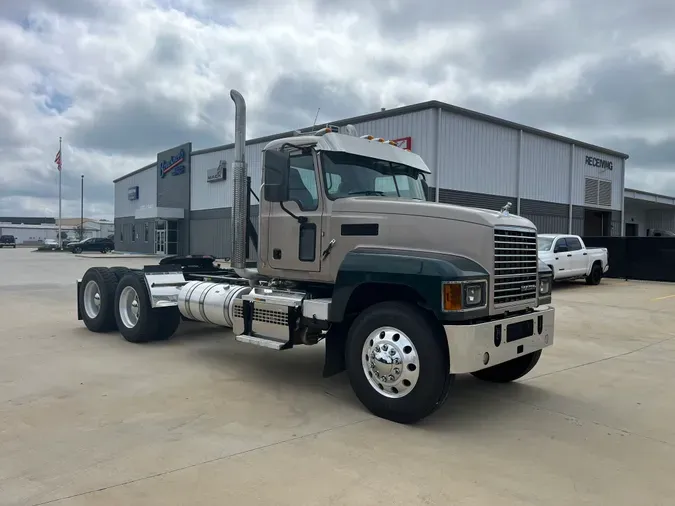 2020 MACK PI64T