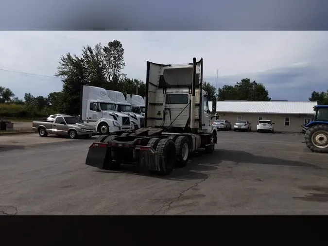 2016 Volvo VNL300