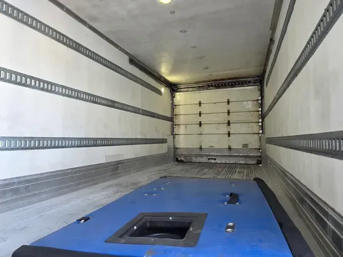 2017 FREIGHTLINER/MERCEDES M2 106