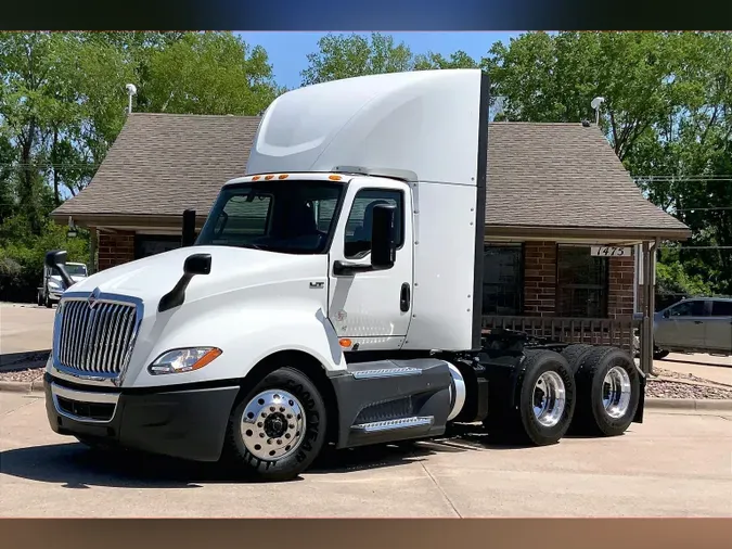 2022 INT LT625 6x4