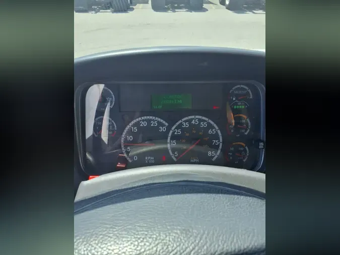 2018 FREIGHTLINER M2 106