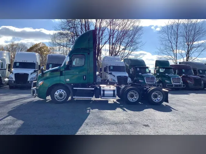 2020 Freightliner Cascadia 126795d8bc2bf79526dce3560239f7ddce9