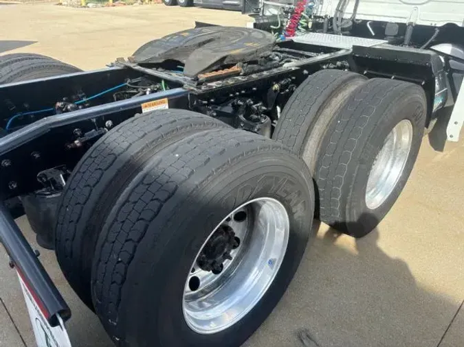 2020 Freightliner Cascadia 126