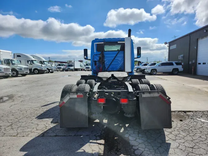 2019 NAVISTAR INTERNATIONAL LT625 DAYCAB T/A