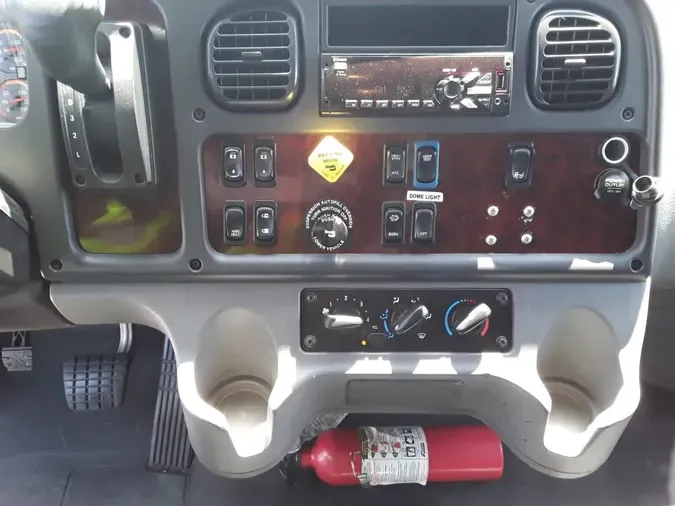 2020 FREIGHTLINER M2 106