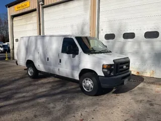 2014 FORD MOTOR COMPANY E350