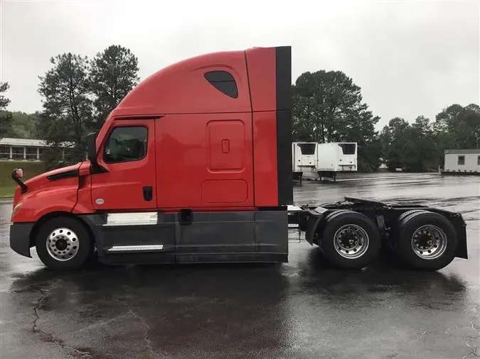 2021 FREIGHTLINER CA126