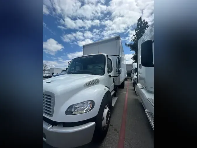 2018 FREIGHTLINER M2 106