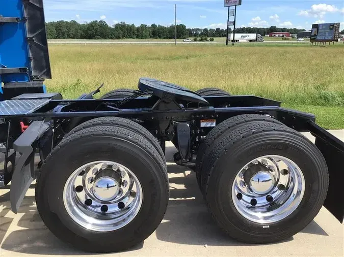 2021 FREIGHTLINER CA126