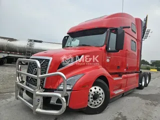 2023 VOLVO VNL64T860