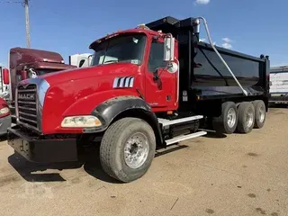 2010 MACK GRANITE GU813