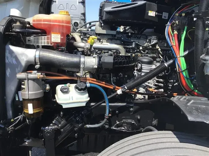 2019 FREIGHTLINER CA126