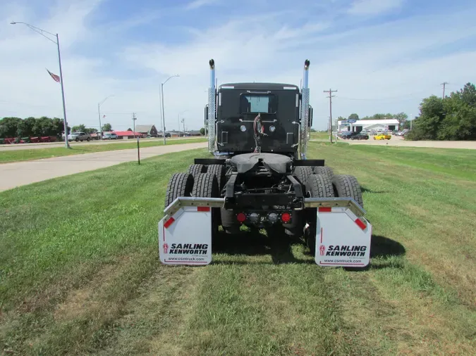 2026 Kenworth T880