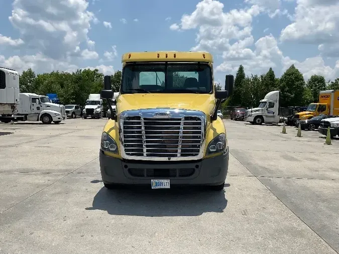 2017 Freightliner X12564ST