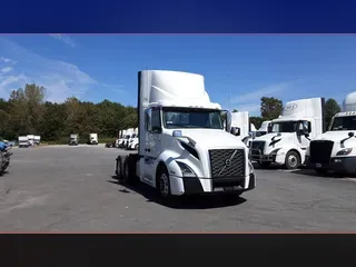 2018 Volvo VNL300