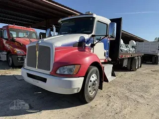 2011 KENWORTH T370