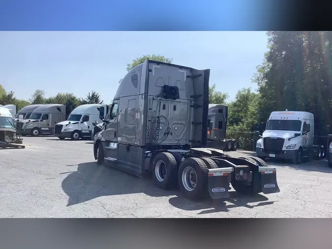 2022 Freightliner Cascadia 126