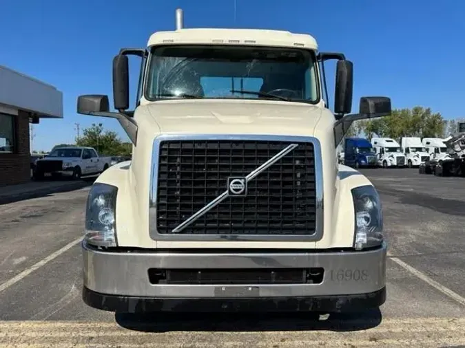 2016 Volvo VNL64T