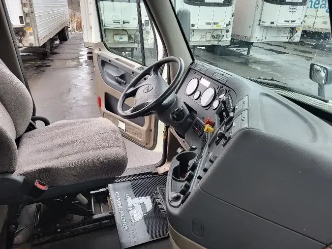 2018 Freightliner X12564ST