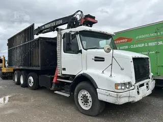 2005 VOLVO VHD84F200