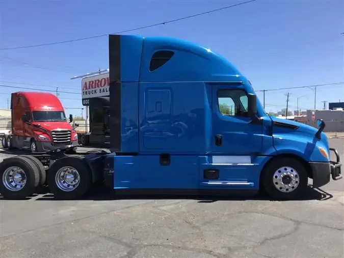 2021 FREIGHTLINER CA126