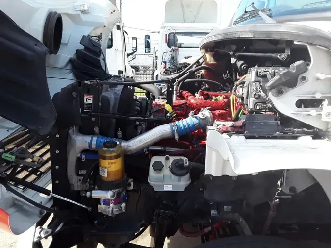 2015 FREIGHTLINER M2 106
