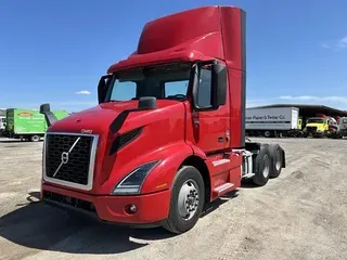 2020 VOLVO VNR64T300