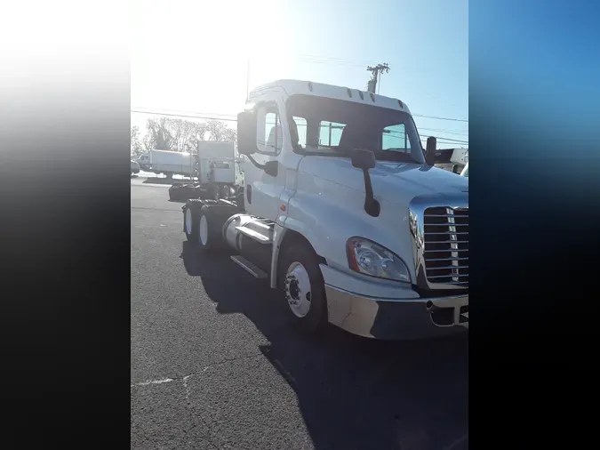 2016 FREIGHTLINER/MERCEDES CASCADIA 125