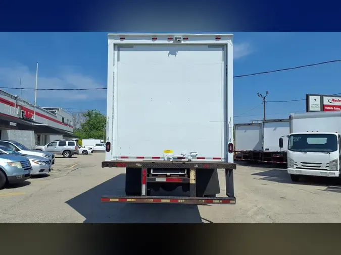 2018 FREIGHTLINER/MERCEDES M2 106