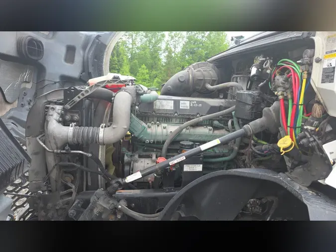 2018 Volvo VNL300