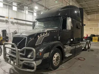 2018 VOLVO VNL780
