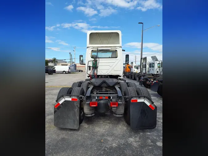 2018 NAVISTAR INTERNATIONAL LT625 DAYCAB T/A799b7304caf06c7588f4cbced3a57510