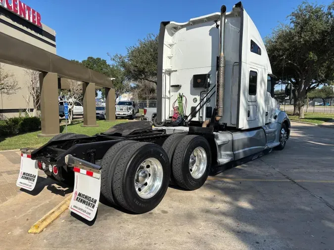 2022 Kenworth T680799d3dc87a419210a0b73eb1118ea393