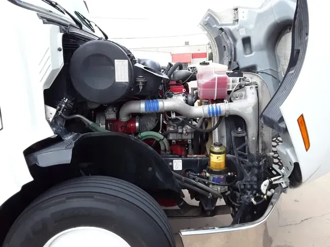 2019 VOLVO VNL64T-300