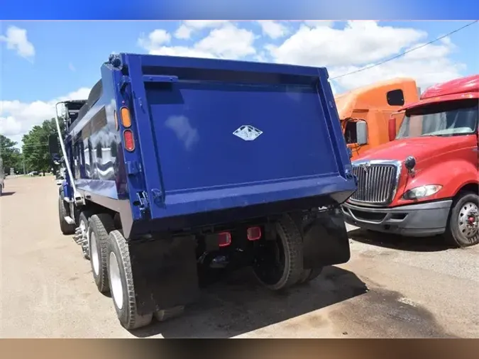 2021 VOLVO VHD104F300