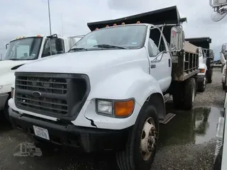 2000 FORD F750 SD