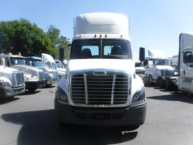 2019 FREIGHTLINER/MERCEDES CASCADIA 125