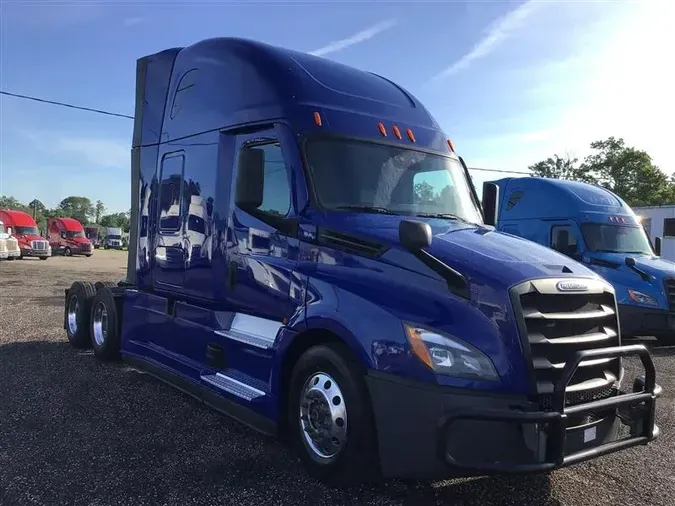 2021 FREIGHTLINER CA126