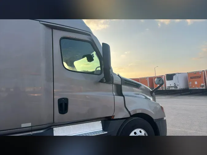 2023 Freightliner Cascadia