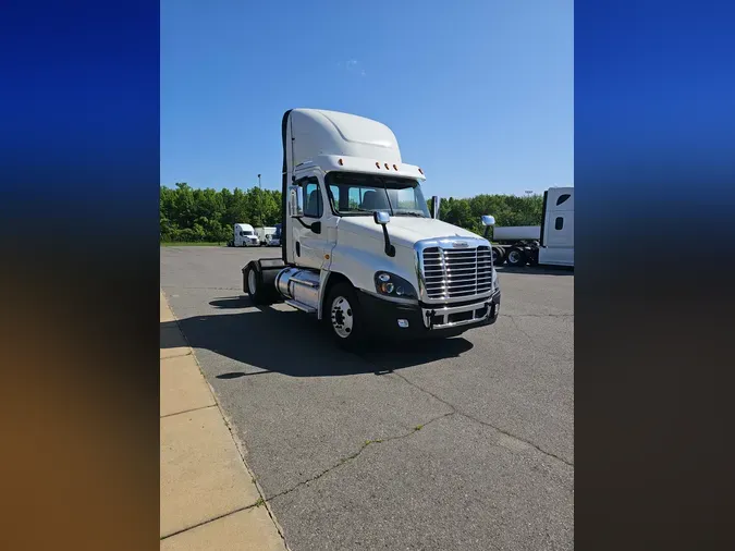 2018 FREIGHTLINER/MERCEDES CASCADIA 125