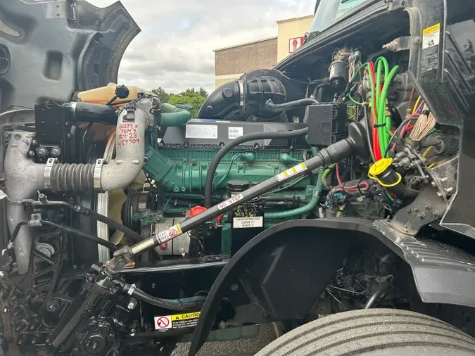 2021 Volvo VNL 860