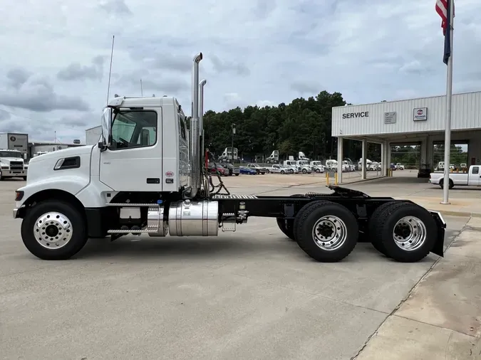 2025 VOLVO VHD64FT300