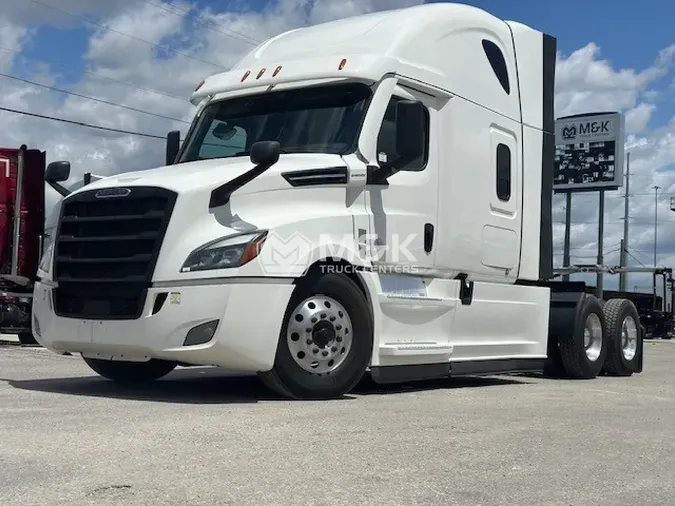 2021 FREIGHTLINER Cascadia 126