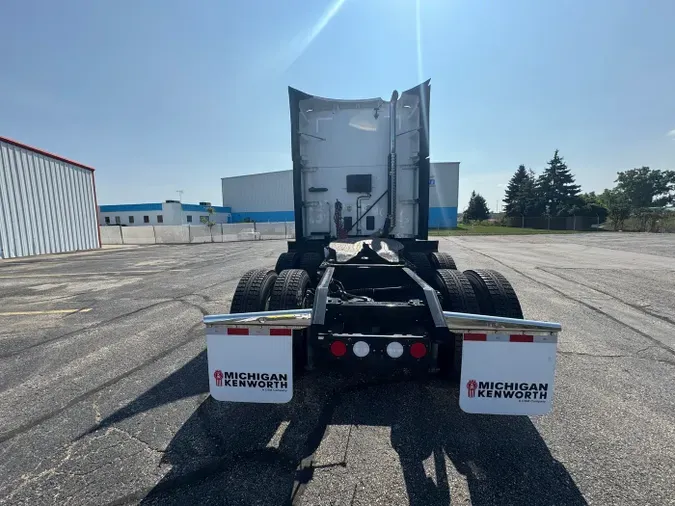 2023 Kenworth T680
